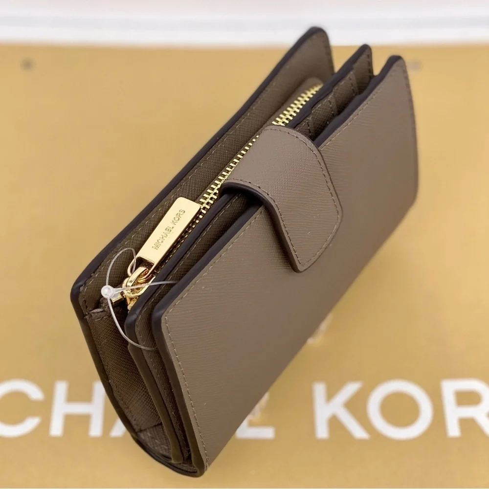 Michael Kors Medium Bifold Corner Zip Wallet